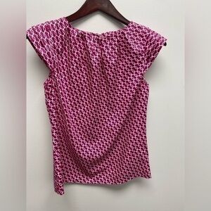 4 for $25 💗 Banana Republic Patterned Cap-Sleeve Blouse 💗 - XSmall